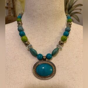 Elegant jules b. Turquoise and Lime Beaded Statement Necklace EUC